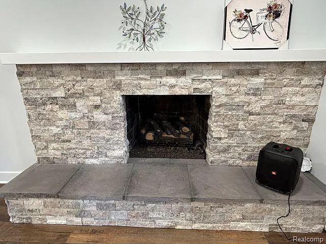327 Millington Blvd — Photo 8