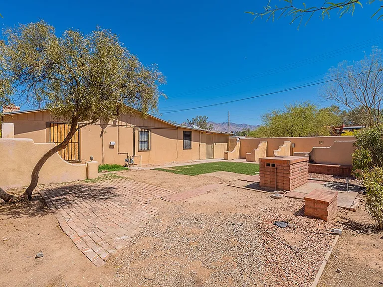 3118 N Santa Rita Ave — Photo 40
