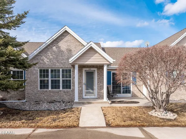 3986 Shady Ln, Grand Forks, ND 58201