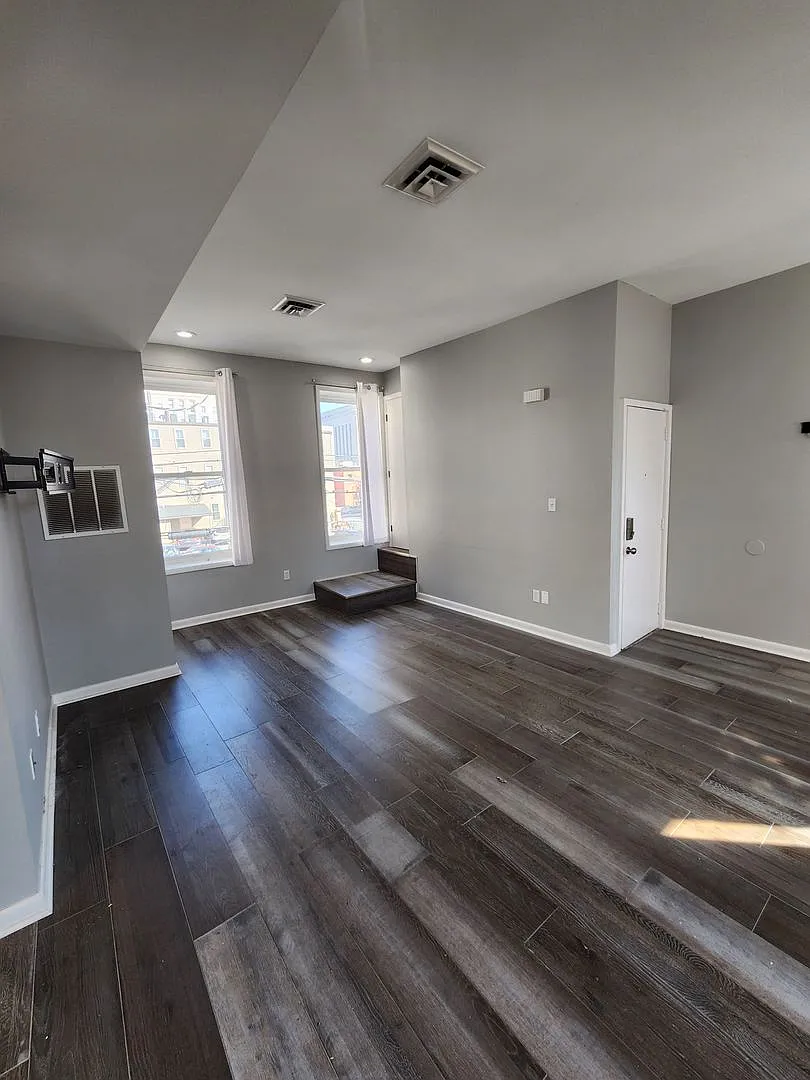 265 Boas Street — Photo 4