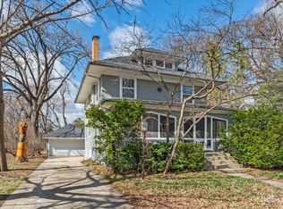 118 S Union St, Elgin, IL 60123