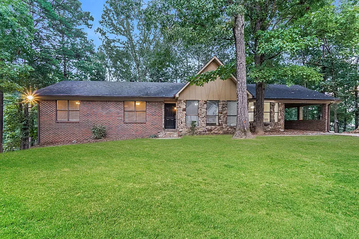 4 bed, 3.0 bath, 2450 sqft, $1,995 — Photo 1