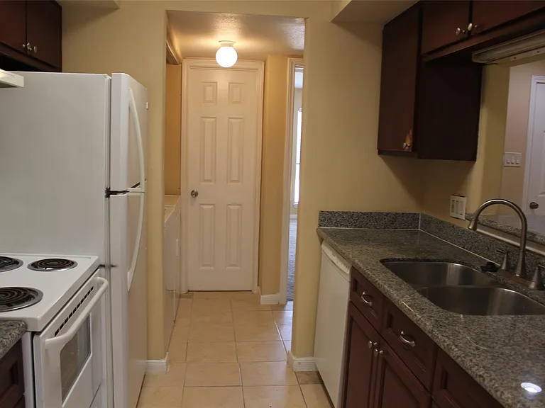16111 Aspenglenn Dr #609 — Photo 9