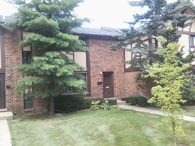 1st image of 18W230 Standish Ln