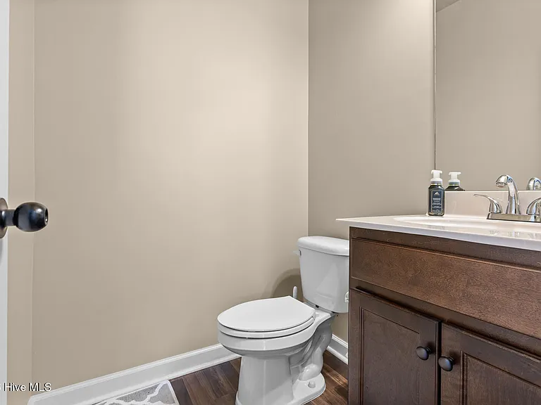 260 Breakwater Dr — Photo 6