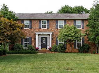 8900 Peterborough Dr, Hurstbourne, KY 40222