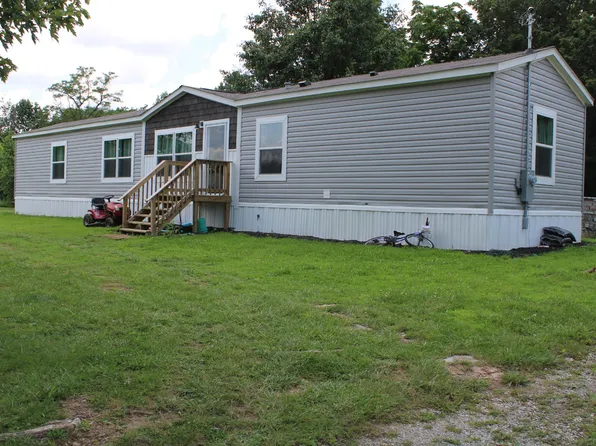 890 Oak Grove Rd, Goodspring, TN 38460