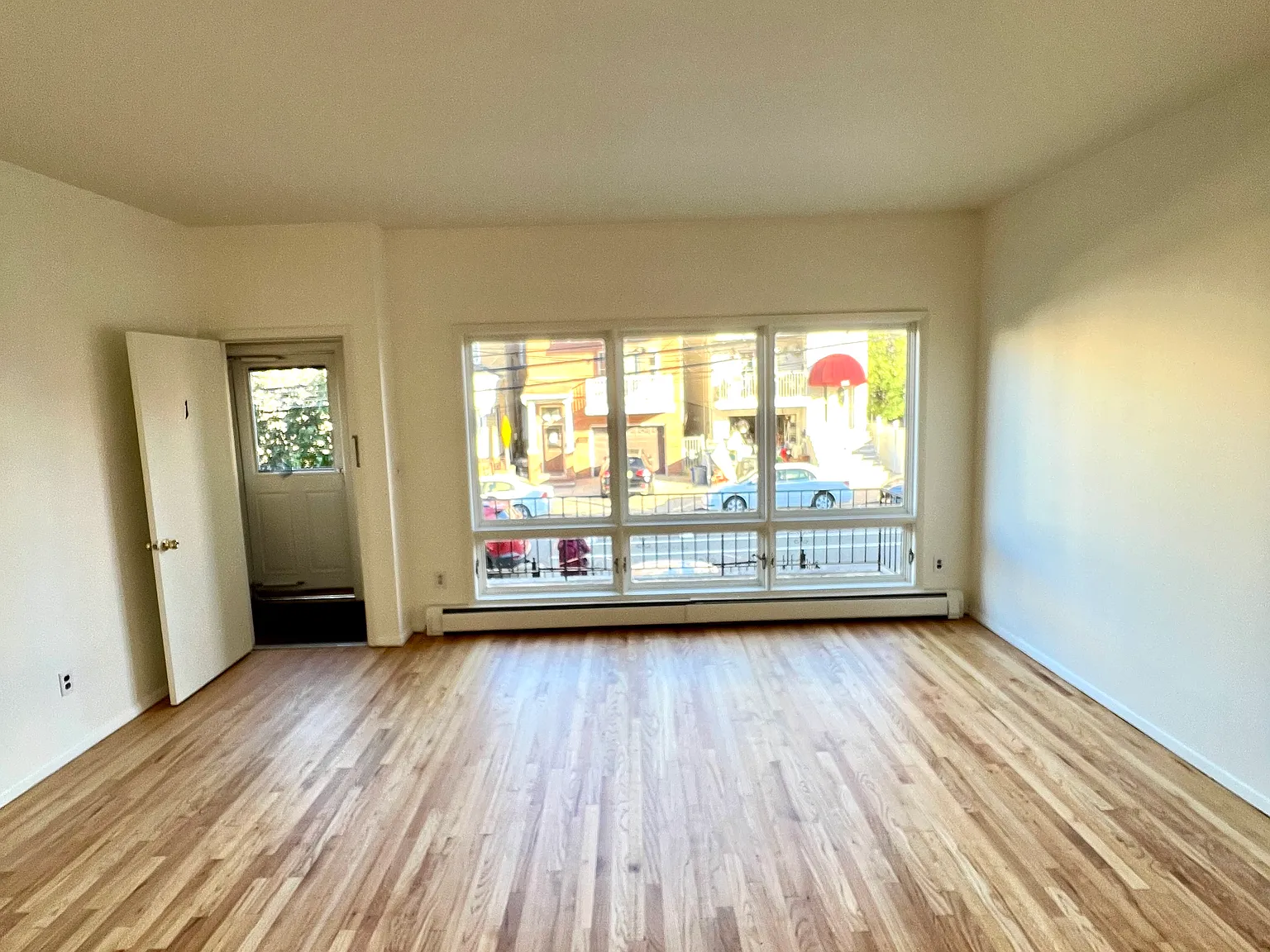 2 bed, 1100 sqft, $2,250 — Photo 2