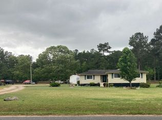 2493 Goldmine Rd, Grantville, GA 30220