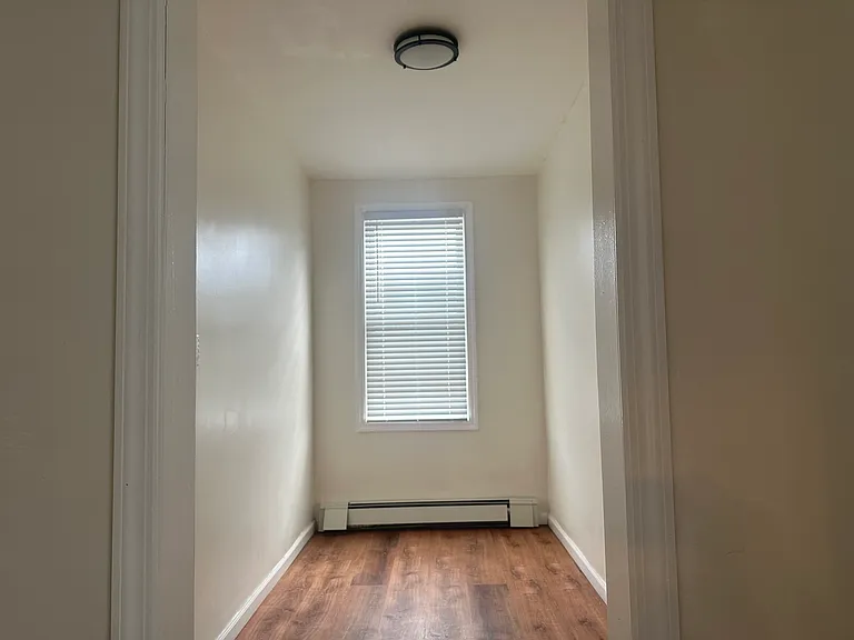 46 11th Ave W #3 — Photo 4