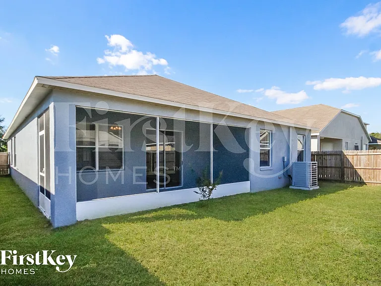 8719 Sandy Plains Dr — Photo 15