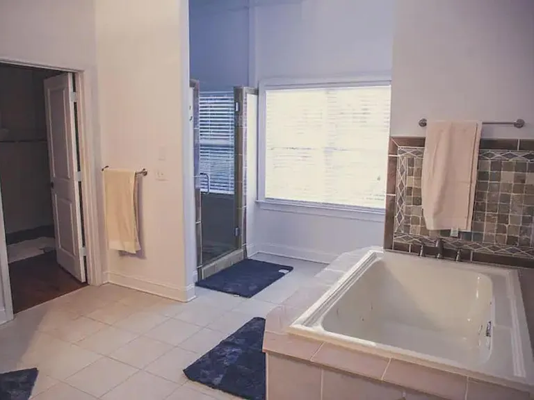 1932 Lake Lucerne Dr — Photo 12
