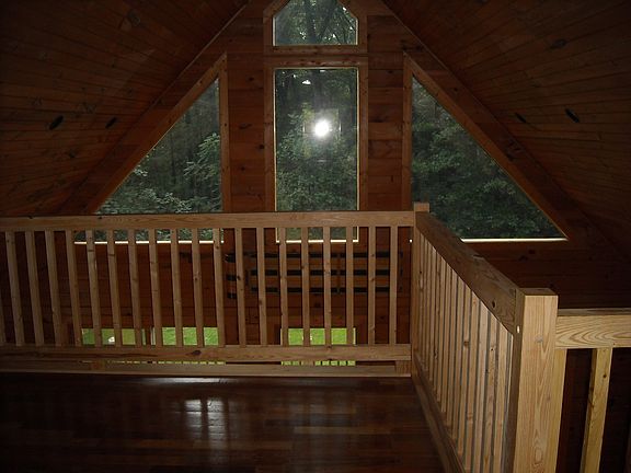 5th image of 1664 Mountain Crest Dr S