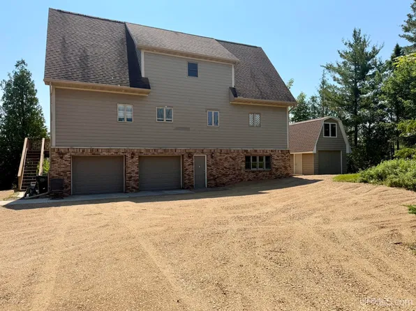 7957 W Us Highway 2, Manistique, MI 49854