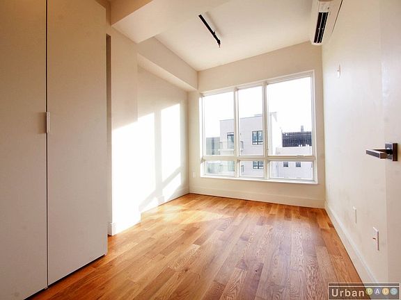 2nd image of 882 Dekalb Ave #502