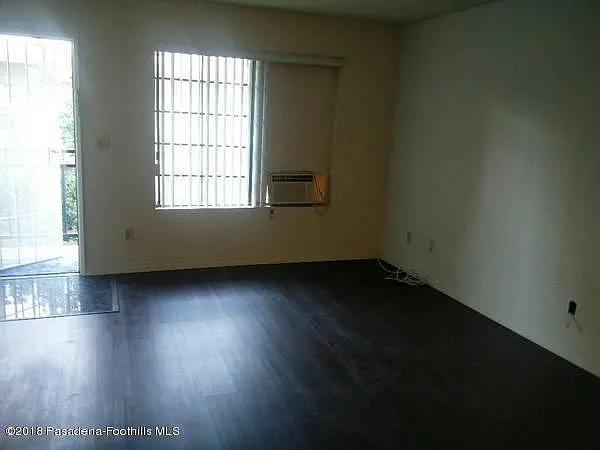 31 E California St #B — Photo 14