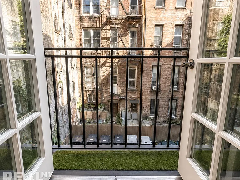 58 Leroy St #3C — Photo 5