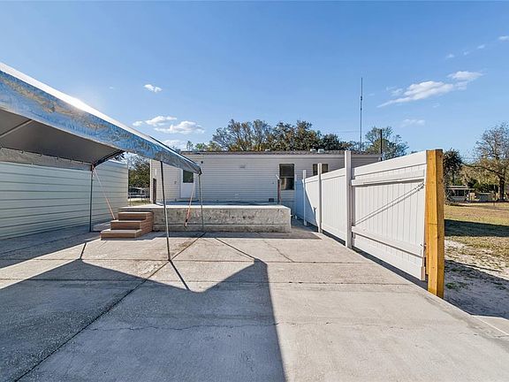 4th image of 10654 Holgate St