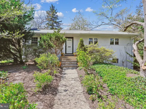 9314 Parkhill Ter, Bethesda, MD 20814