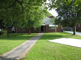 1911 E 4th St, Greenville, NC 27858