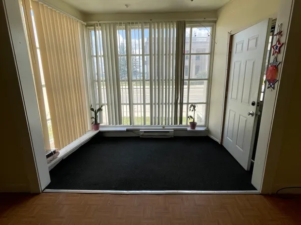 1323 Military St #1, Pt Huron, MI 48060