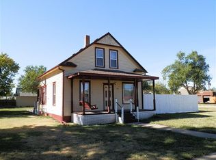 28 N Maple St SW, Russell, KS 67665