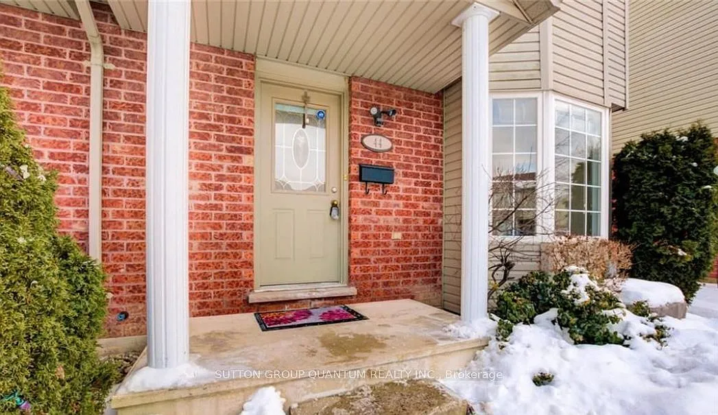 3 bed, $2,500 — Photo 1