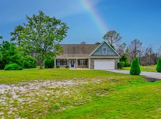 305 Moray Ct, Hubert, NC 28539