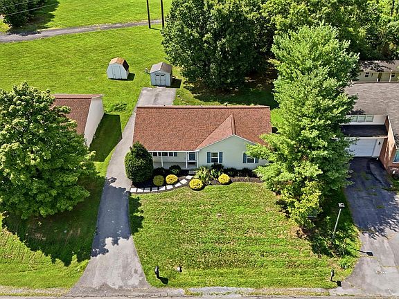 4th image of 103 Elaine Dr