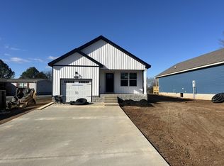 165 Arkansas Ave, Oak Grove, KY 42262