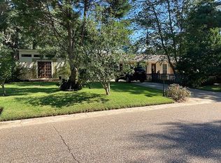 457 Dogwood Ave, Fairhope, AL 36532