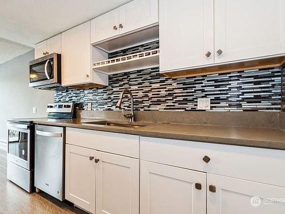 3rd image of 10215 SE 239th Street #24