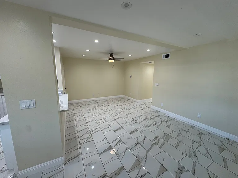 628 Empire Ave #628 — Photo 10