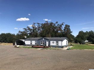 209016 E Schuster Rd, Kennewick, WA 99337