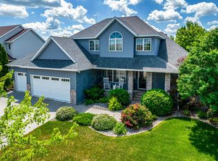 609 Lexington Ln, Moorhead, MN 56560