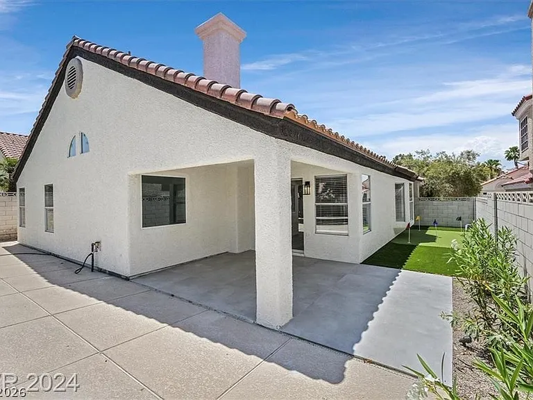 8 Barton Spring Cir — Photo 27