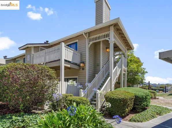 31 Lakeshore Ct, Richmond, CA 94804