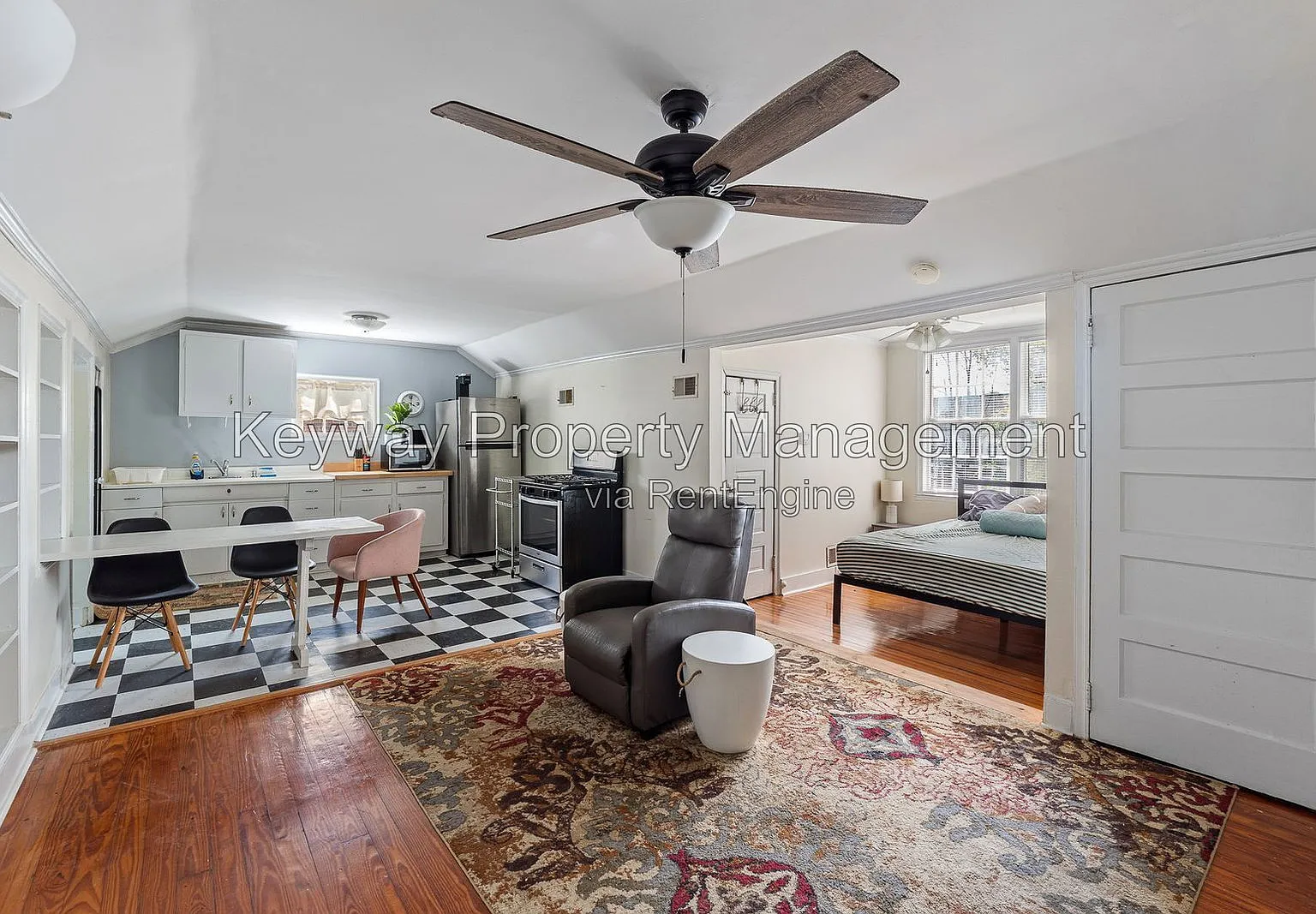 Studio, 1.0 bath, 983 sqft, $1,250 — Photo 4