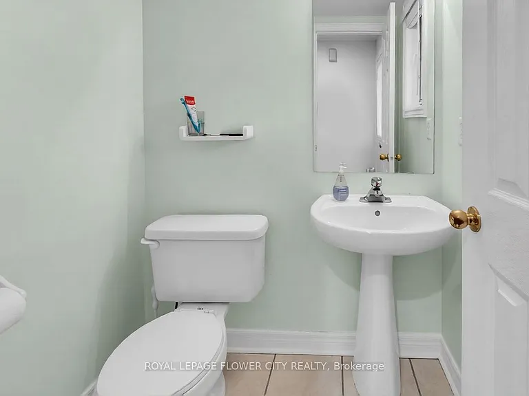 15 Ridgemore Cres — Photo 14