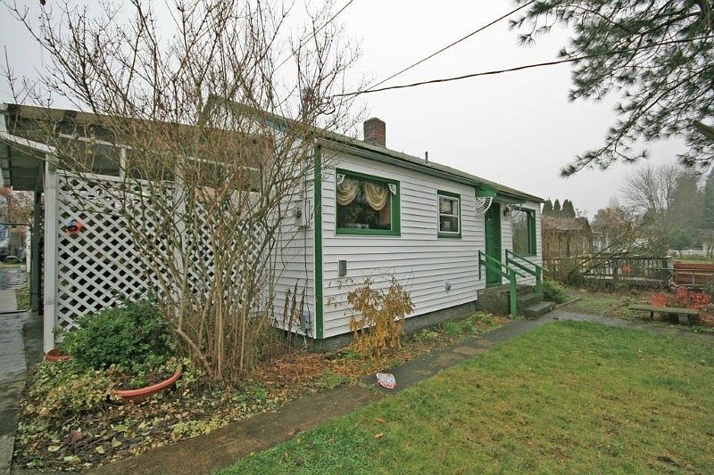 1st image of 2963 38th Ave NE