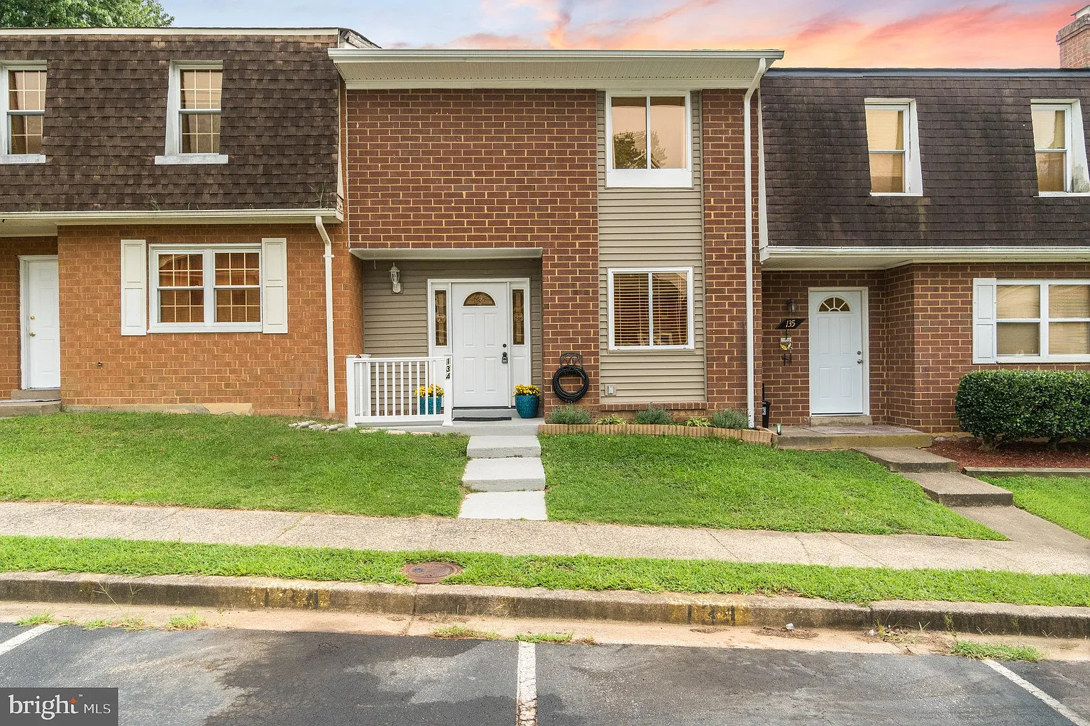 134 Oak Dr photo 1