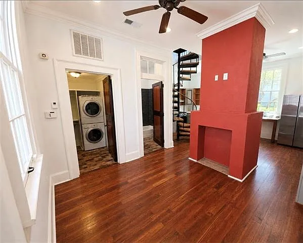 1315 Columbus St — Photo 8