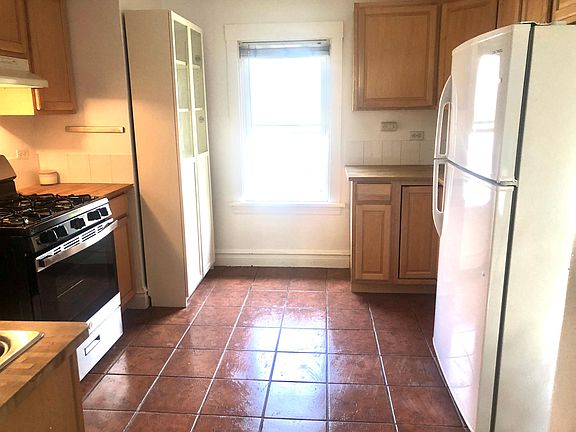 3rd image of 1830 Grant St Floor 2