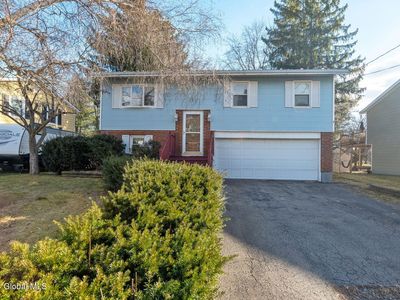 4 Red Oak Drive, Scotia, NY, 12302