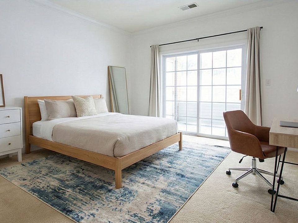 Bedroom (Virtually Staged)