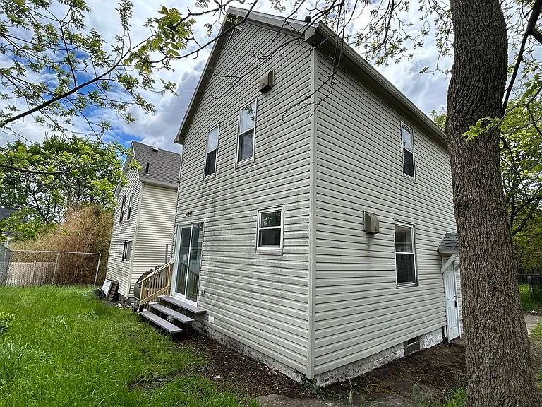 109 Kent Ct — Photo 33
