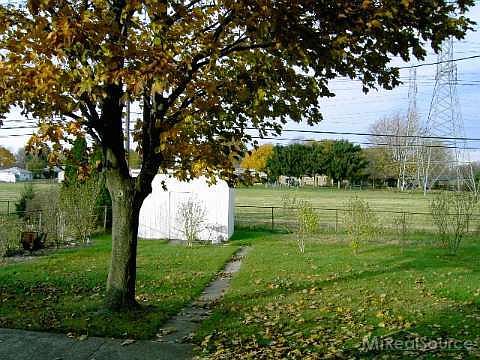 5th image of 27733 Newport Dr