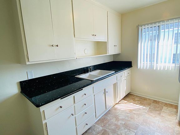 3rd image of 3945 W 8th St APT 15