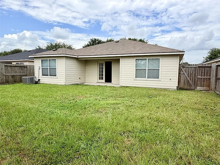 29006 Trinity River Dr — Photo 15