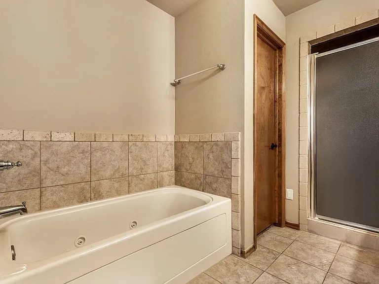 8205 Hillers Rd — Photo 32